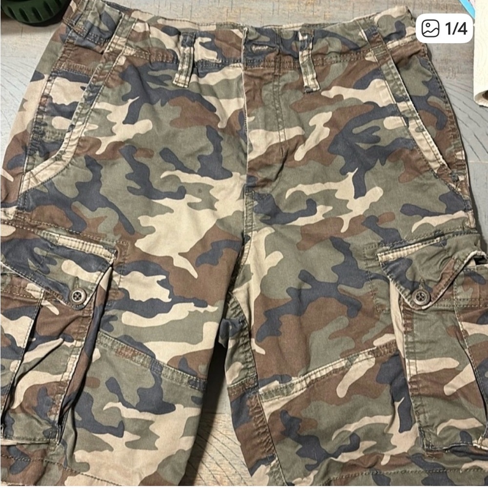 American Eagle Outfitters Camouflage Cargo Shorts